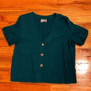 ASOS DESIGN boxy top with contrast buttons- Green